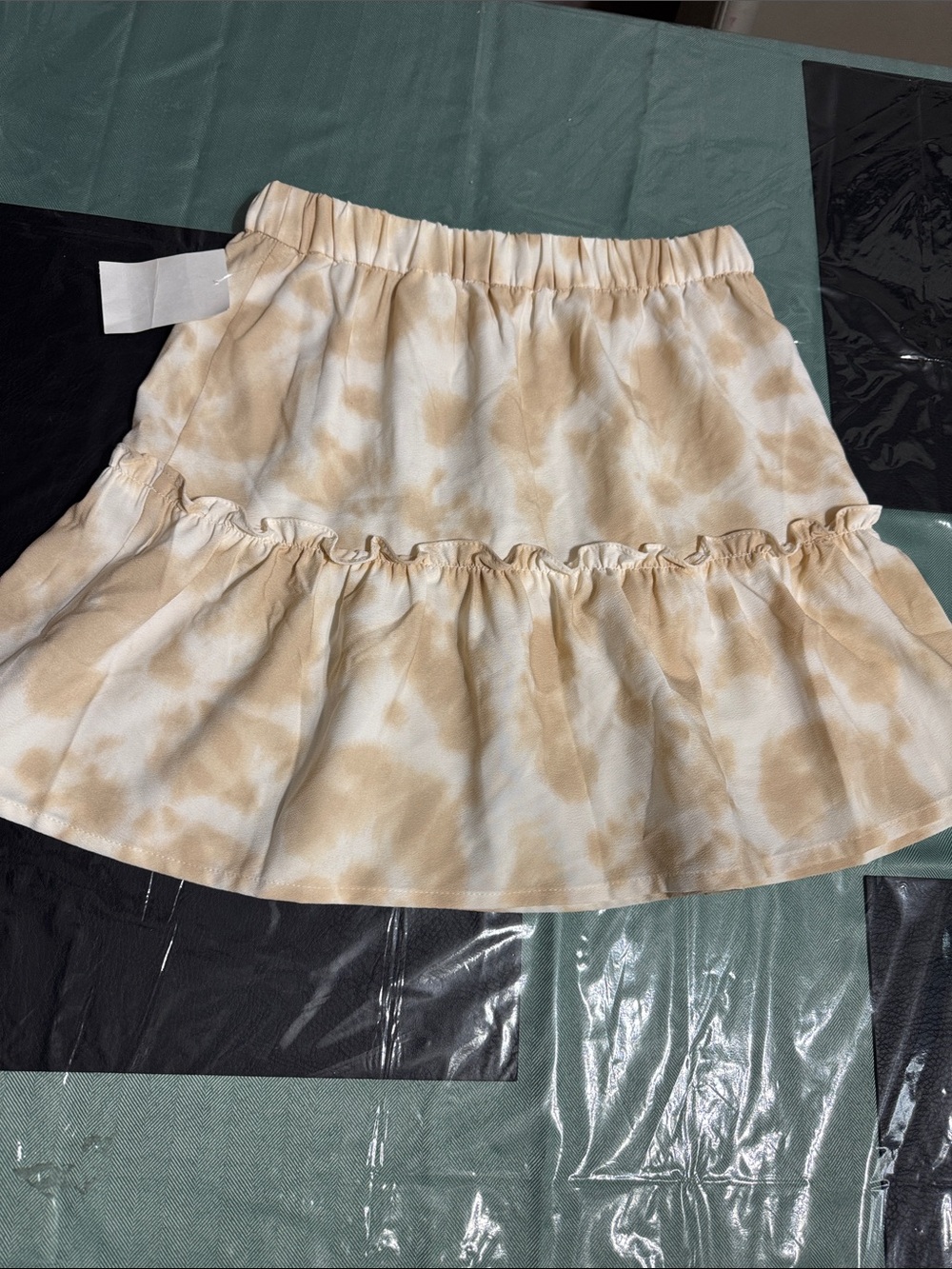 SHEIN Tie-Dye Tiered Mini Skirt - Beige/White